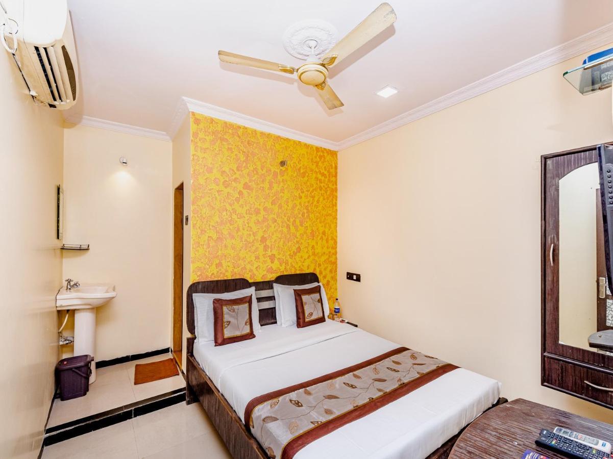 Hotel Felix Residency - Near Airport Road